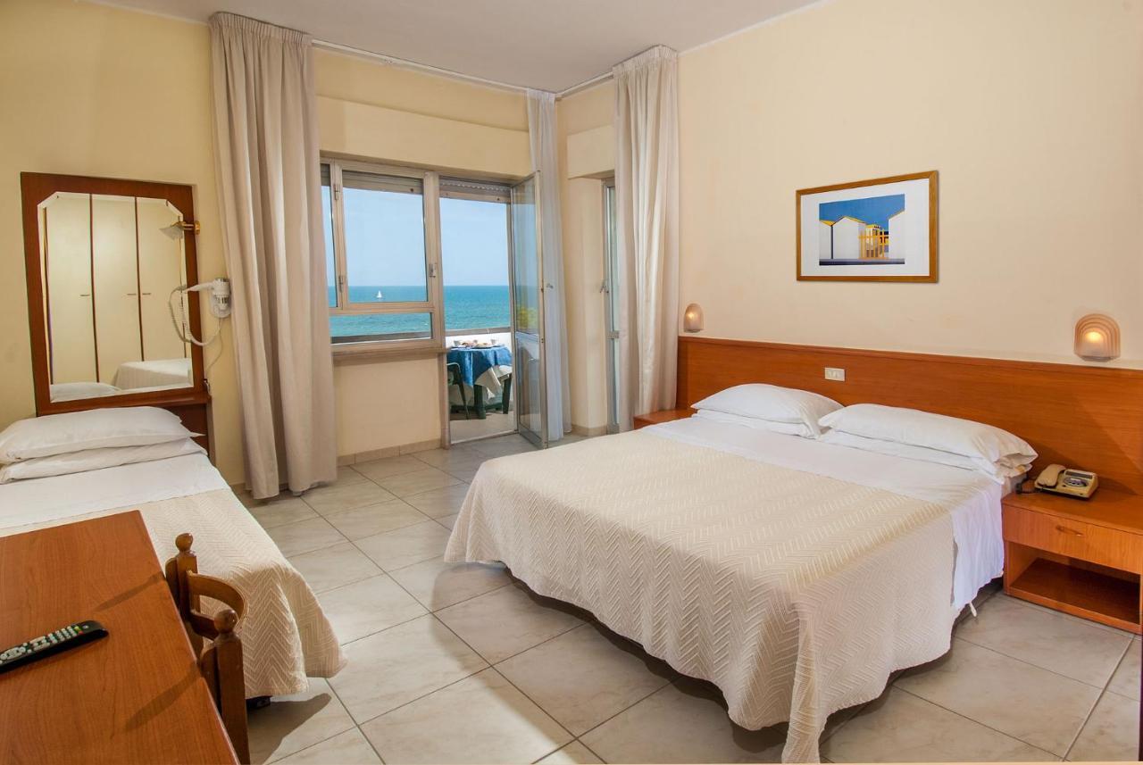 Hotel Smeraldo Giulianova Eksteriør bilde