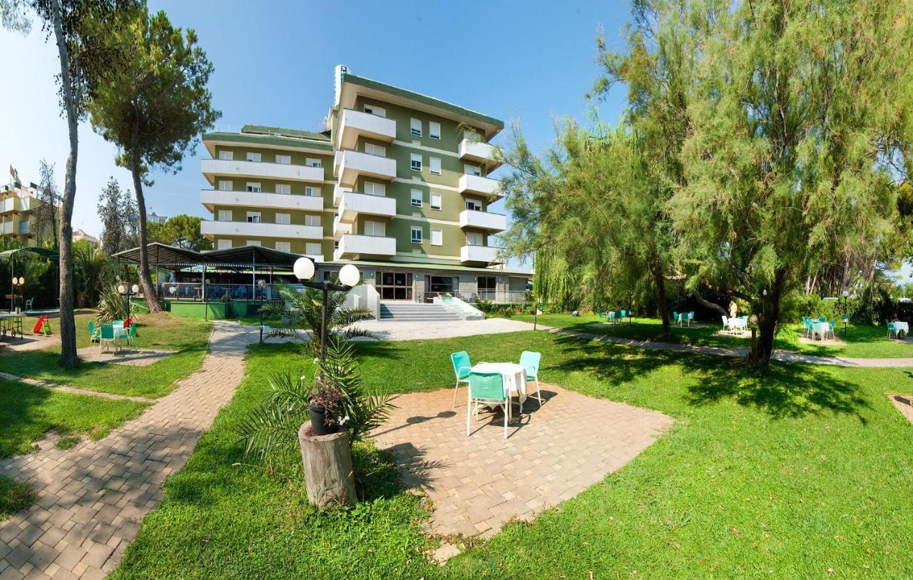 Hotel Smeraldo Giulianova Eksteriør bilde