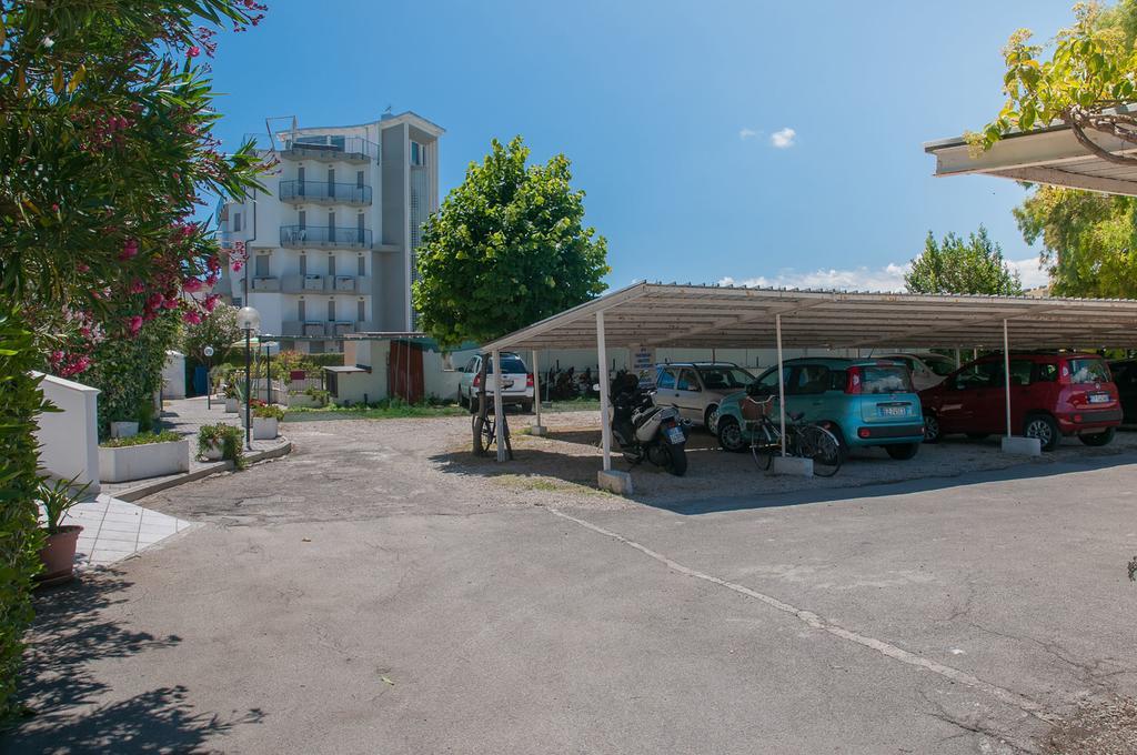 Hotel Smeraldo Giulianova Eksteriør bilde