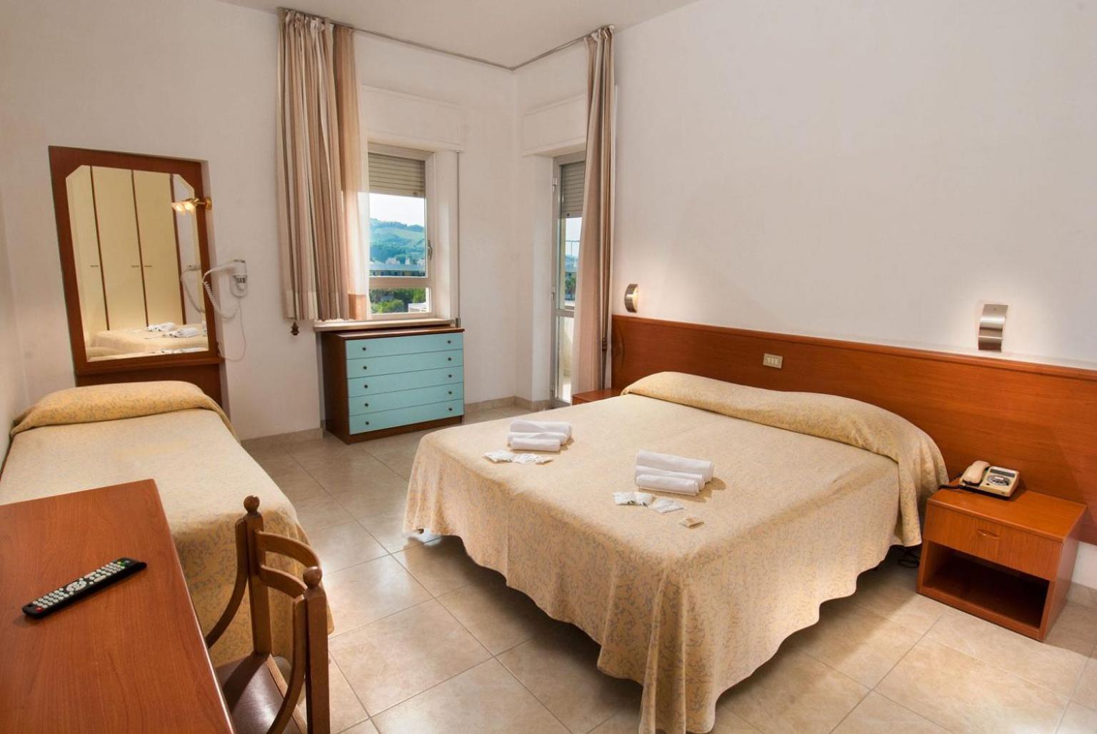 Hotel Smeraldo Giulianova Eksteriør bilde