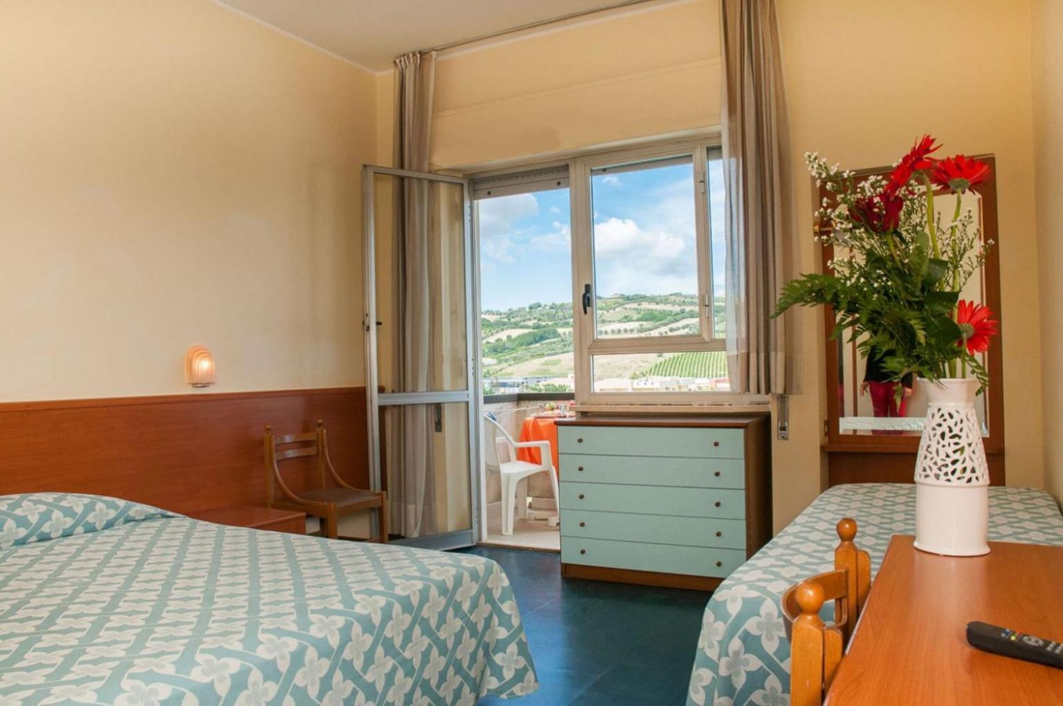 Hotel Smeraldo Giulianova Eksteriør bilde