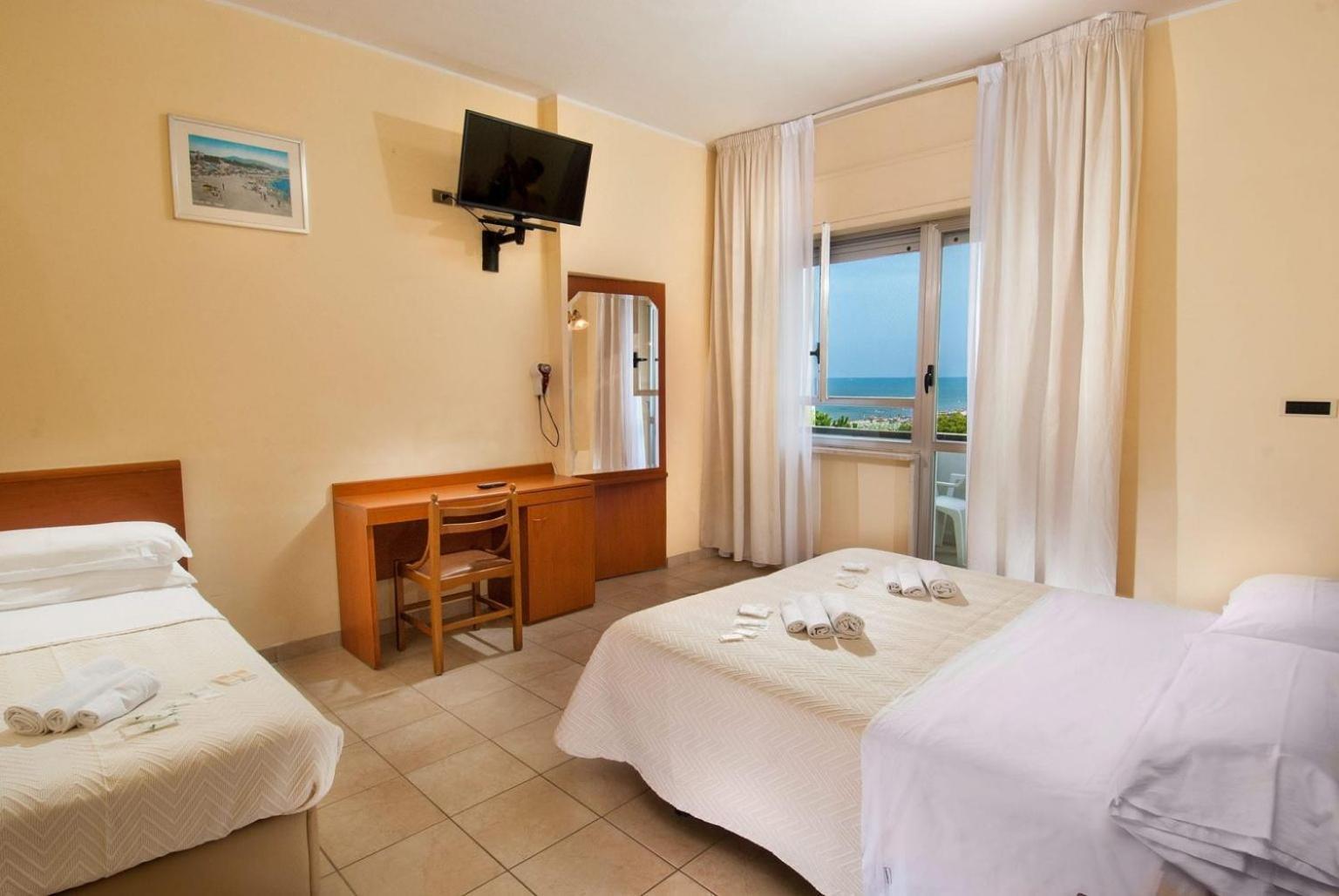 Hotel Smeraldo Giulianova Eksteriør bilde